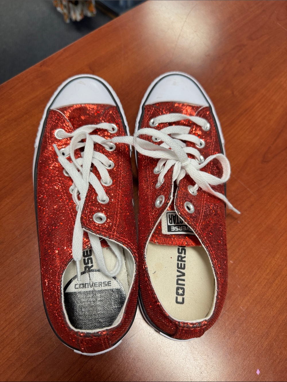 Converse sparkle sneakers size women’s 9 // 061962